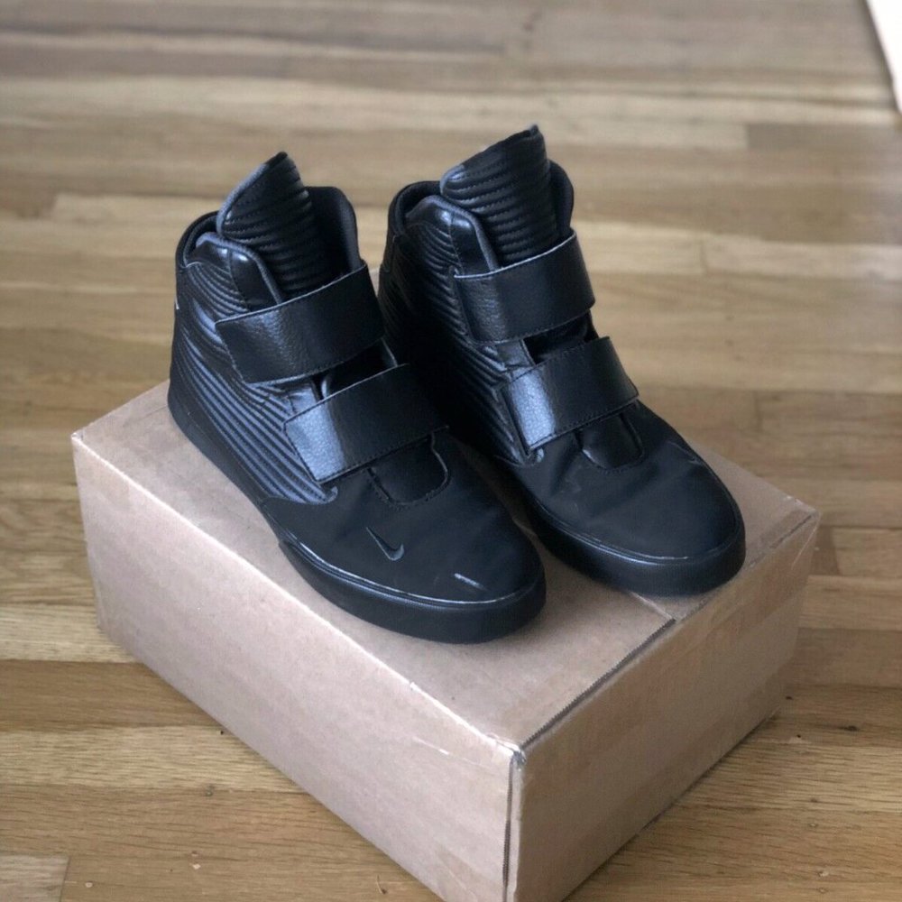 NIKE Flystepper Premium 2K3 'All Black' High Top Sneakers